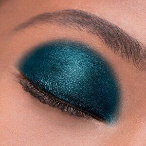 Make Up For Ever: Artist Eyeshadow in ME230 Peacock Blue
